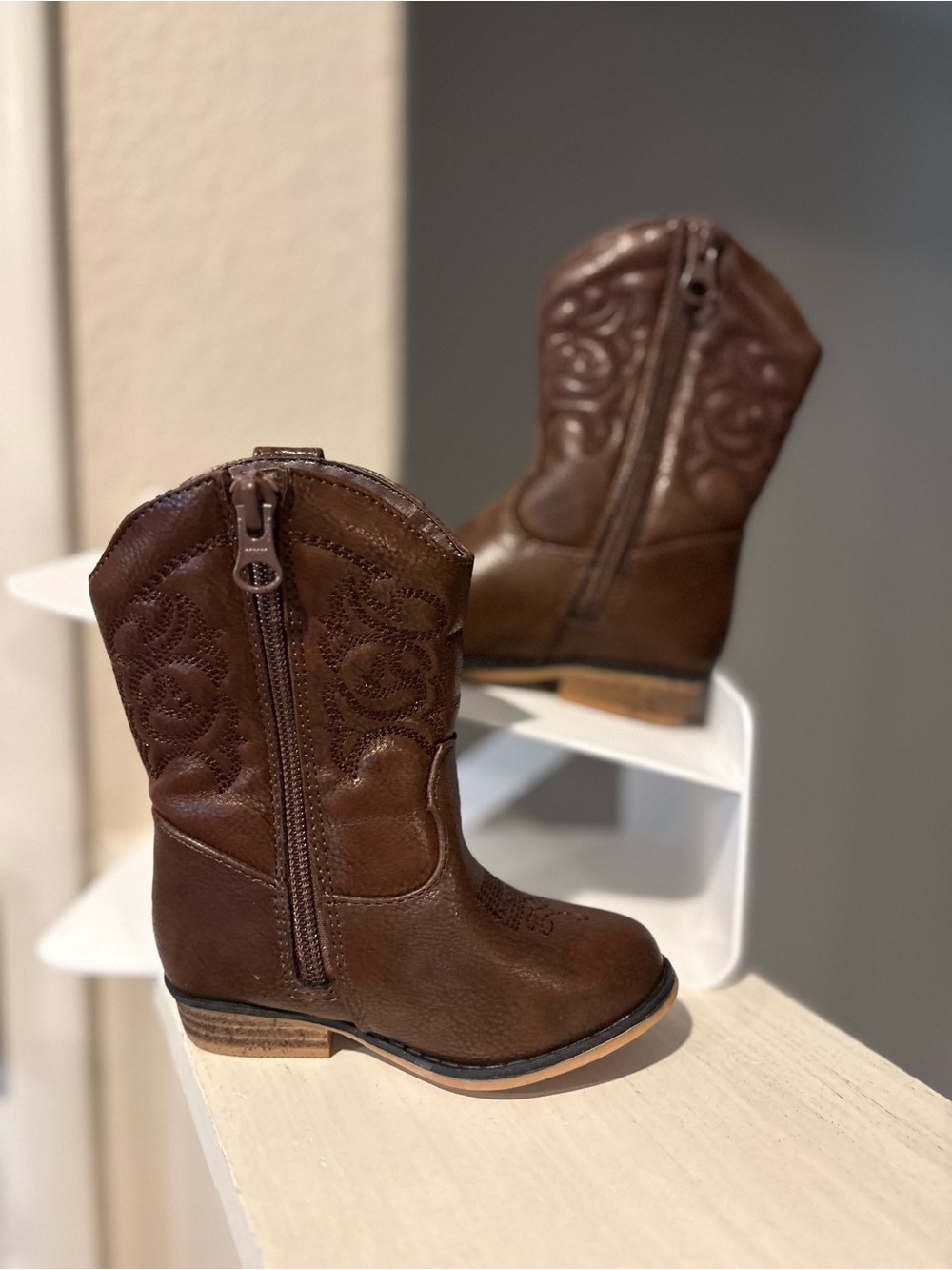 Cat and Jack girls montana Cowgirl boots Flexible Outsole Zipper Brown Size 6 - Picture 2 of 6
